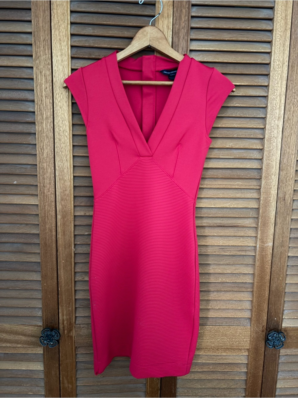 French Connection Fitted body con hot pink mob wife V-Neck Sheath Dress